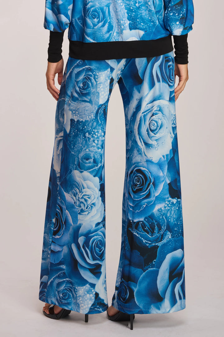 Lola Pant Porto Print close up back fit and fabric drape