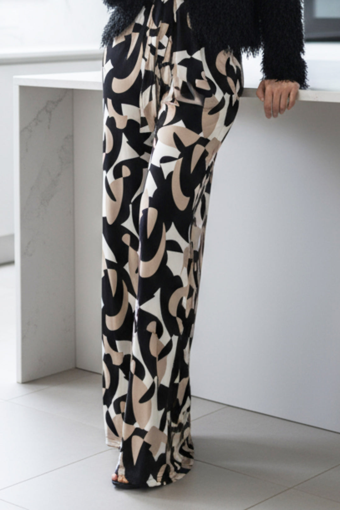 Leslie Signature Wide Leg Pants