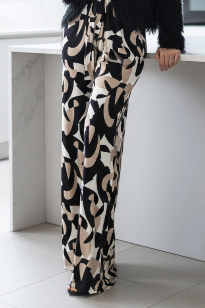 Leslie Signature Wide Leg Pants