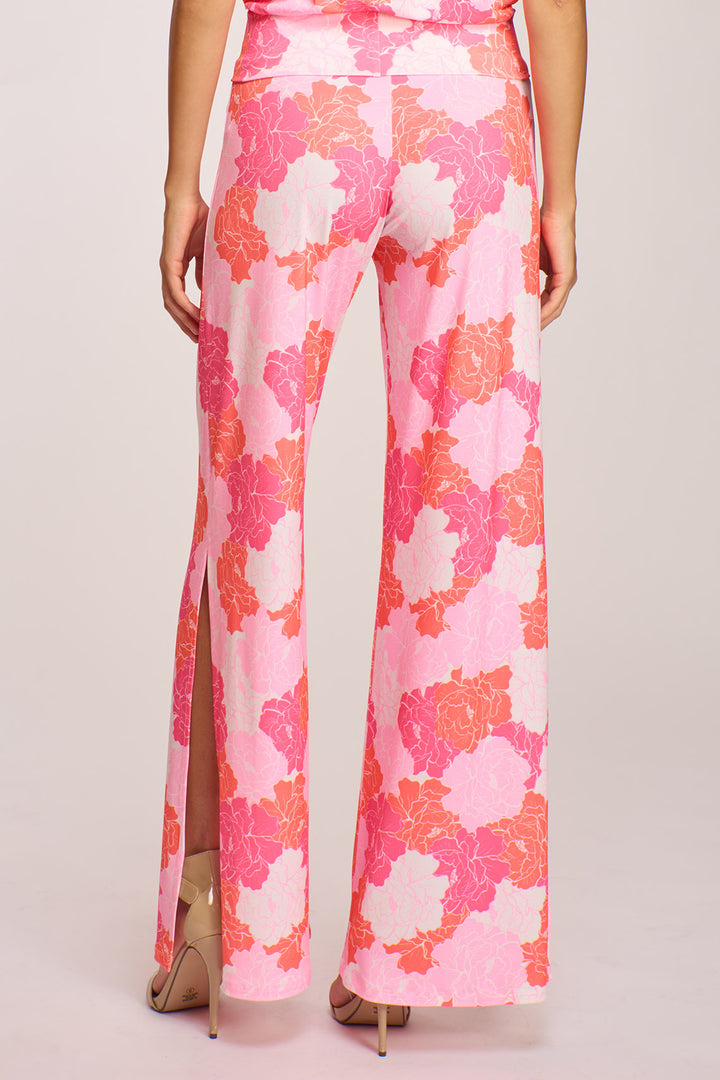 Close-up Back View of wrinkle-resistant Positano print fabric.