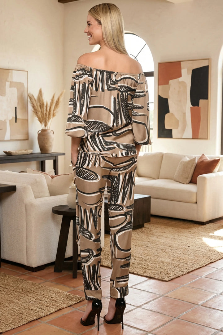 Darnel Top Back with flowing sleeves and sketch print.